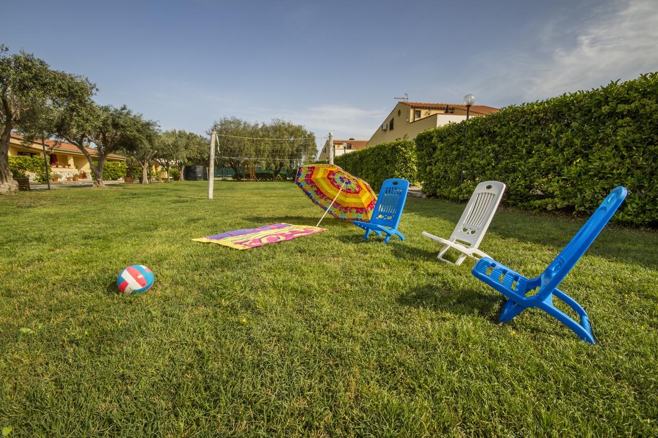Paradise Beach Camera Mansardata Vicino Cefalu Piscina Aperta Campofelice Di Roccella Exterior photo