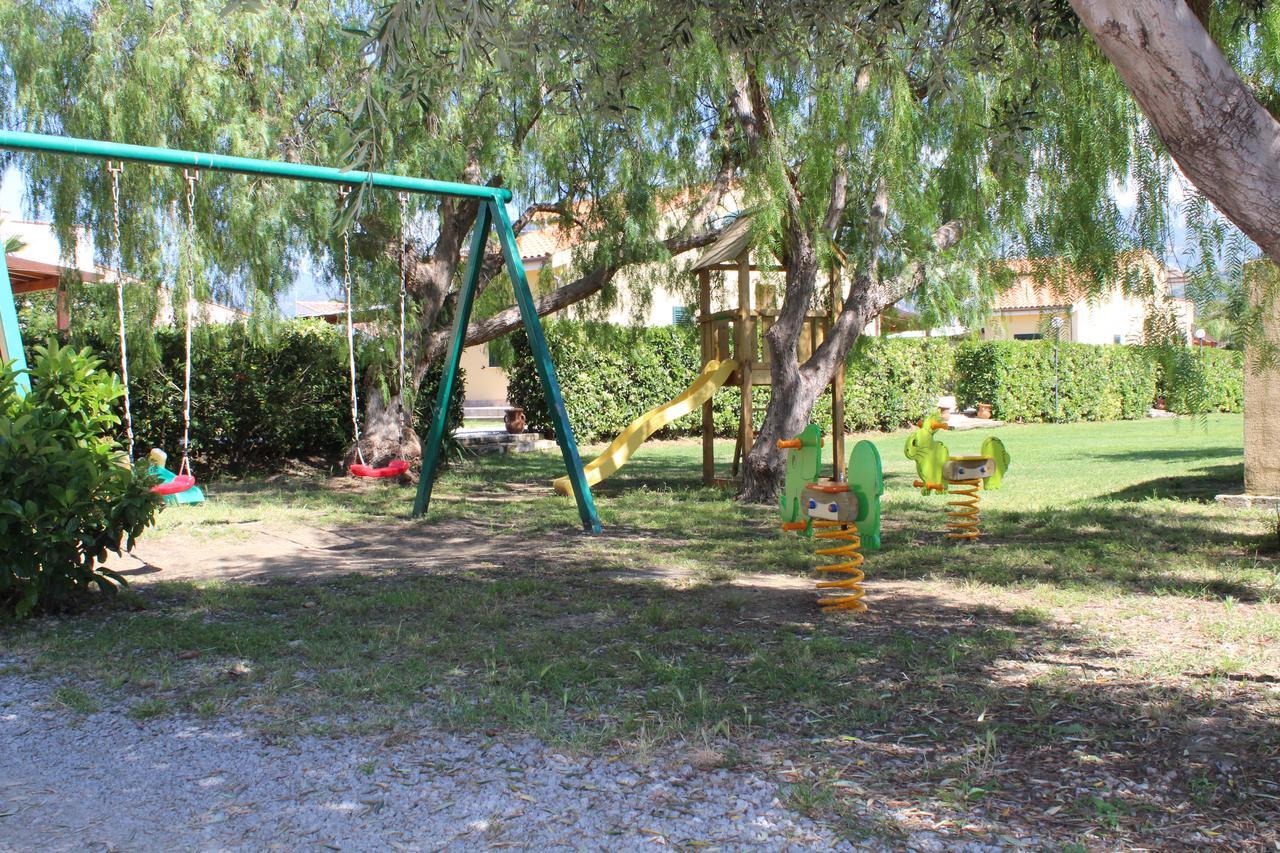Paradise Beach Camera Mansardata Vicino Cefalu Piscina Aperta Campofelice Di Roccella Exterior photo